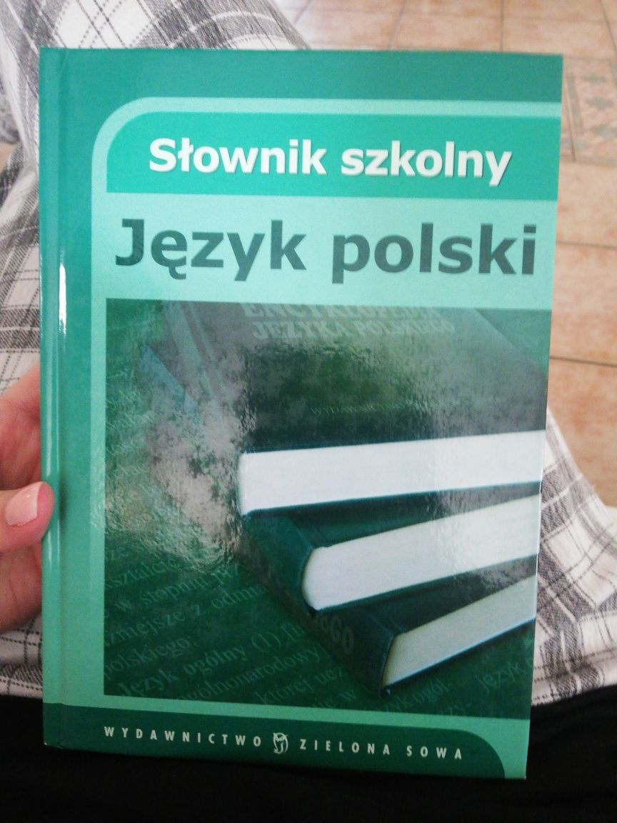 Słownik szkolny język polski