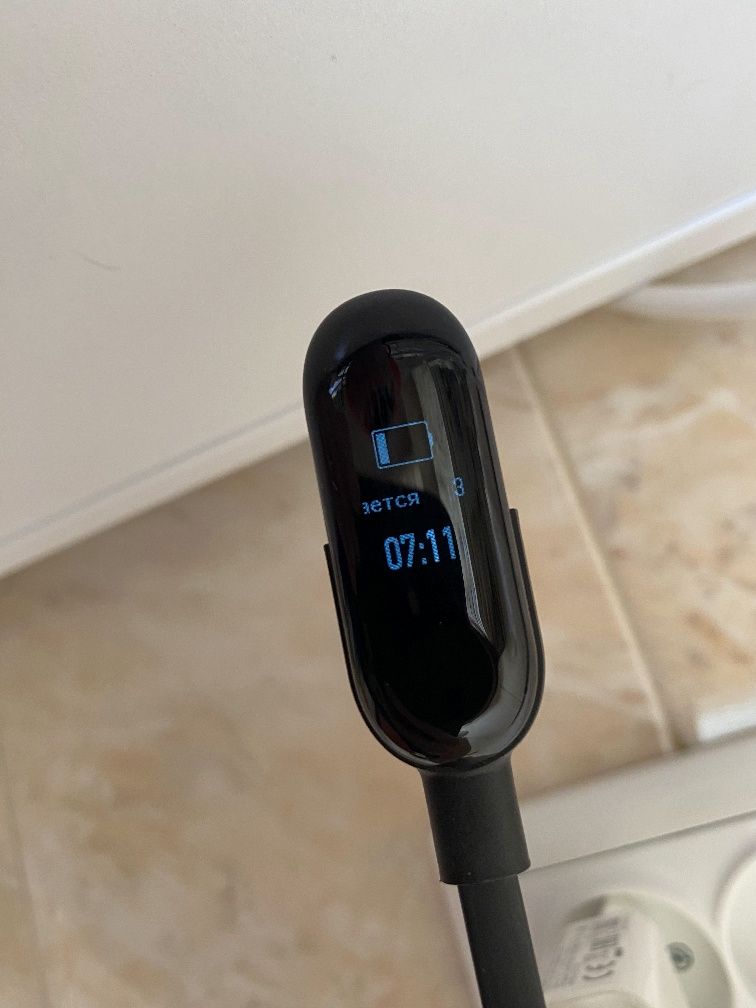 Продам фитнес браслет Mi Band 3