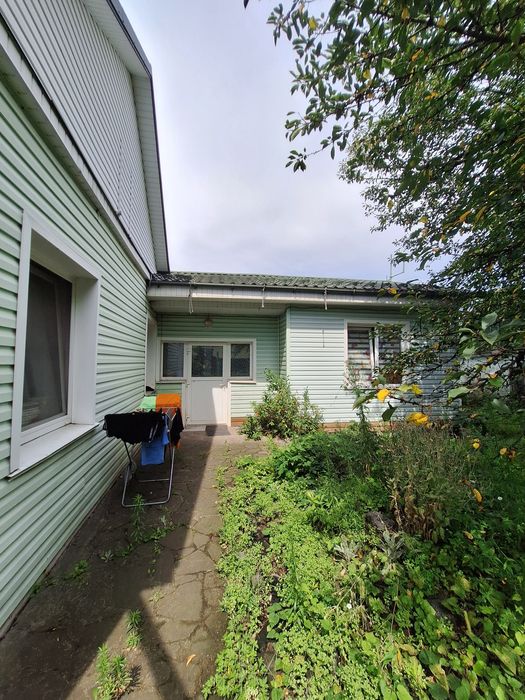 Продаю частину будинку  вул. Хрещатик