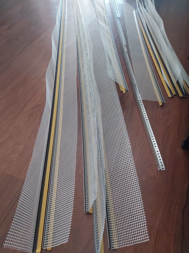 Listwa przyokienna dylatacyjna PCV z siatką 2,5mb ciemny brąz