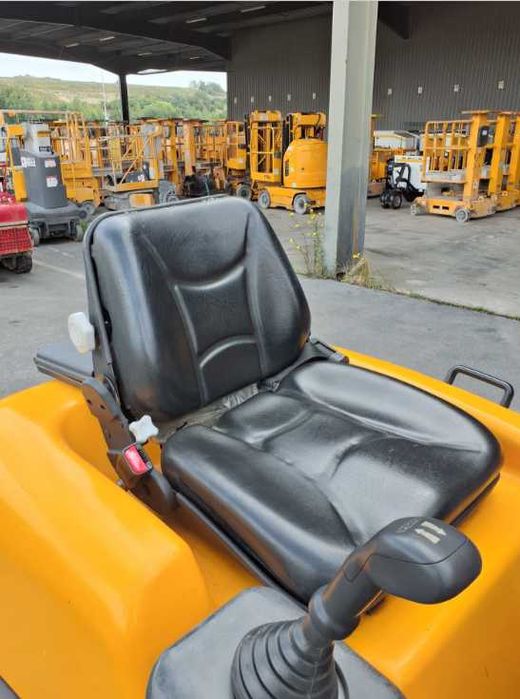 wozidlo ausa d100 z 2016r  wacker jcb
