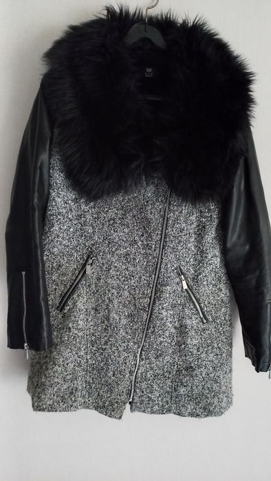 Ciepły płaszcz F&F,z futrzanym kołnierzem