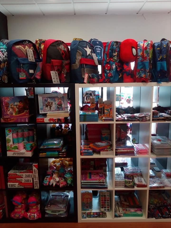 Oportunidade, venda de recheio de loja para crianças, papelaria  etc.