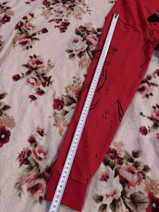 Худі червоного кольору