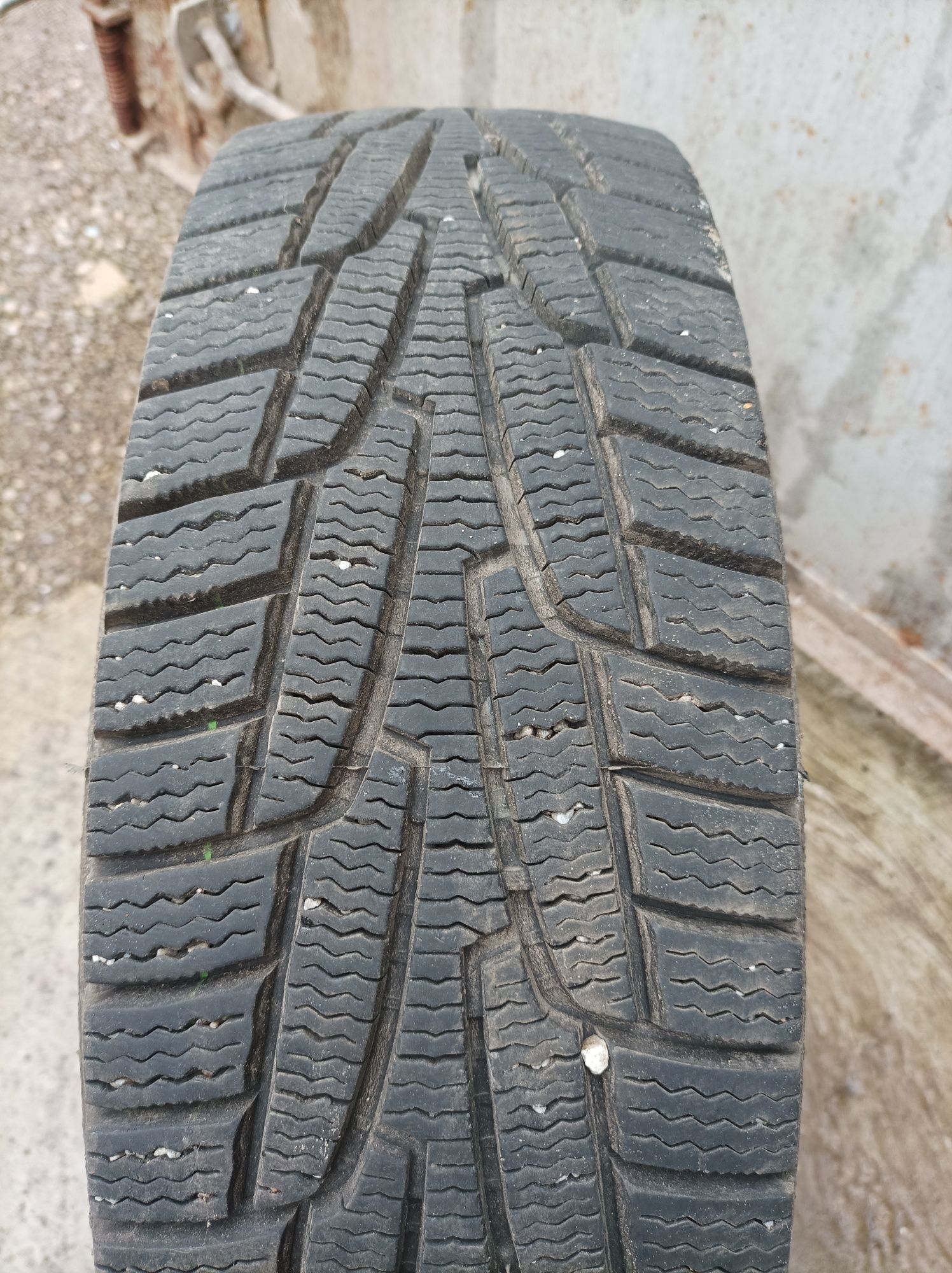 Зимняя резина, шины R14 - Kumho KW31  175/70  R14  84R
175/70 R14 84R