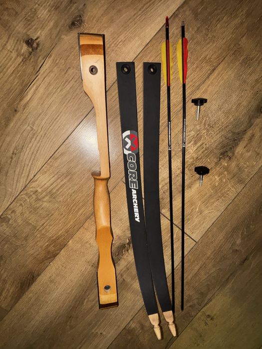 Łuk klasyczny Core Beginner Hit Black – 26 lbs (RH)