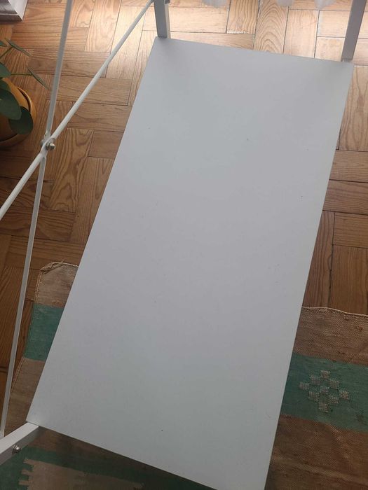 Charriot cabideiro branco