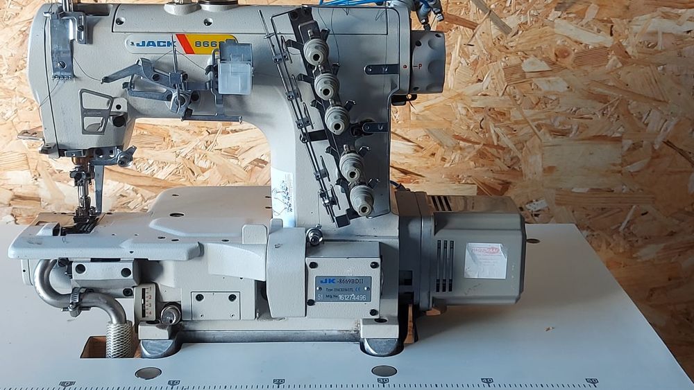 Maquina de costura Jack