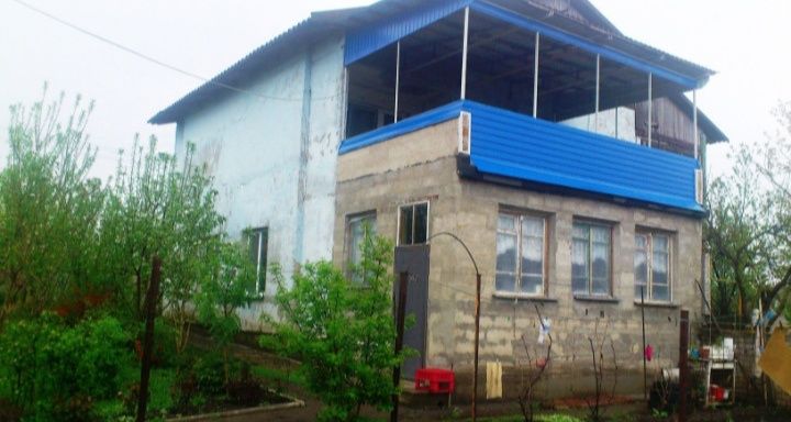 Продам двухэтажный дом с.Вороново Синельниковский район