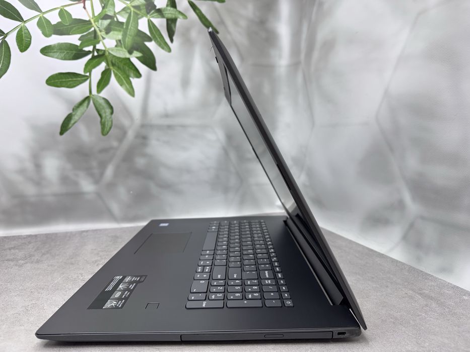 Ноутбук Lenovo IdeaPad V320-17IKB/i5-7200U/8GB/256GB/FHD/17"