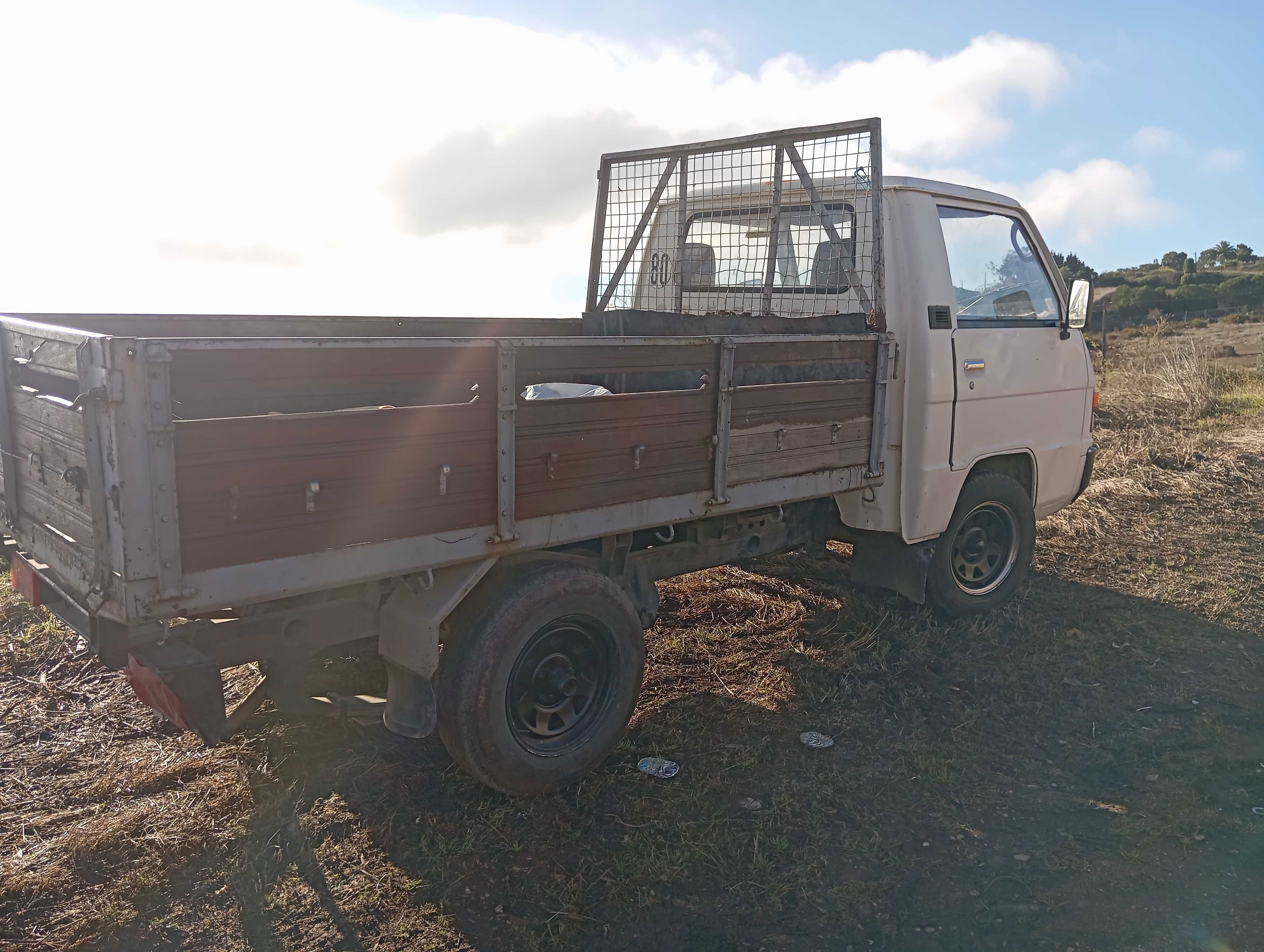 Mitsubishi L300 caixa aberta