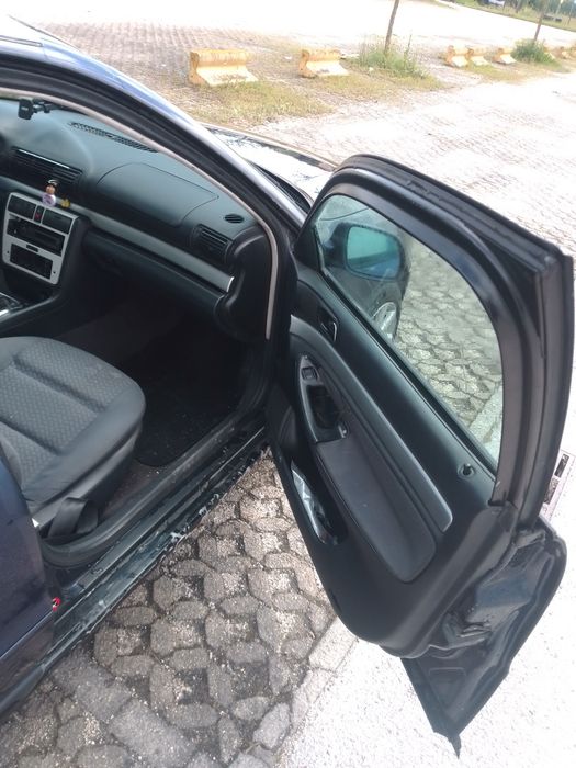 Vendo Audi A4 motor 1.9 TDI muito boa de mecânica com 300.00 km