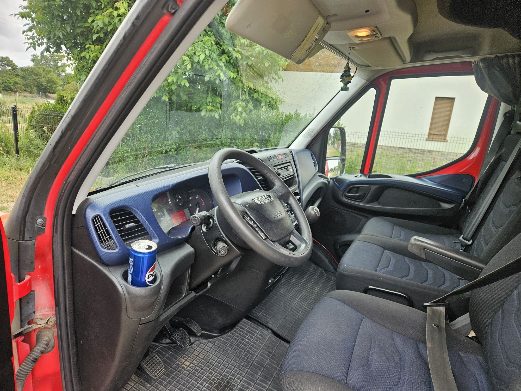 Autolaweta iveco daily 3.0 180km nowy najazd sypialnia Hak 3.5t