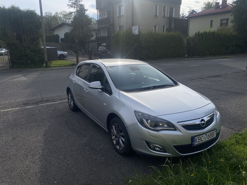 Opel Astra J 1.4 turbo 120koni benzyna grzane fotele OKAZJA