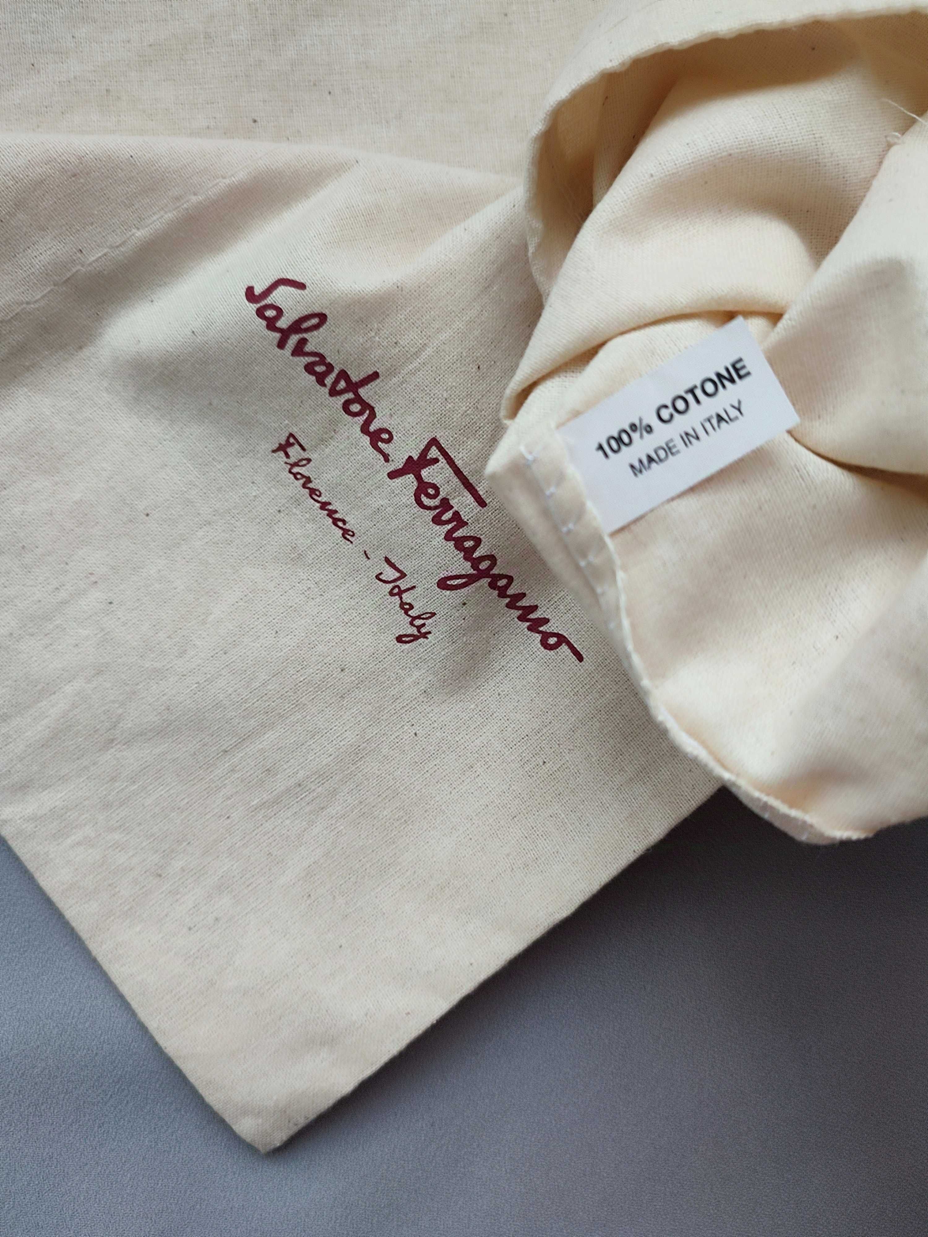 Пыльник, чехол для хранения обуви
Salvatore Ferragamo, оригинал