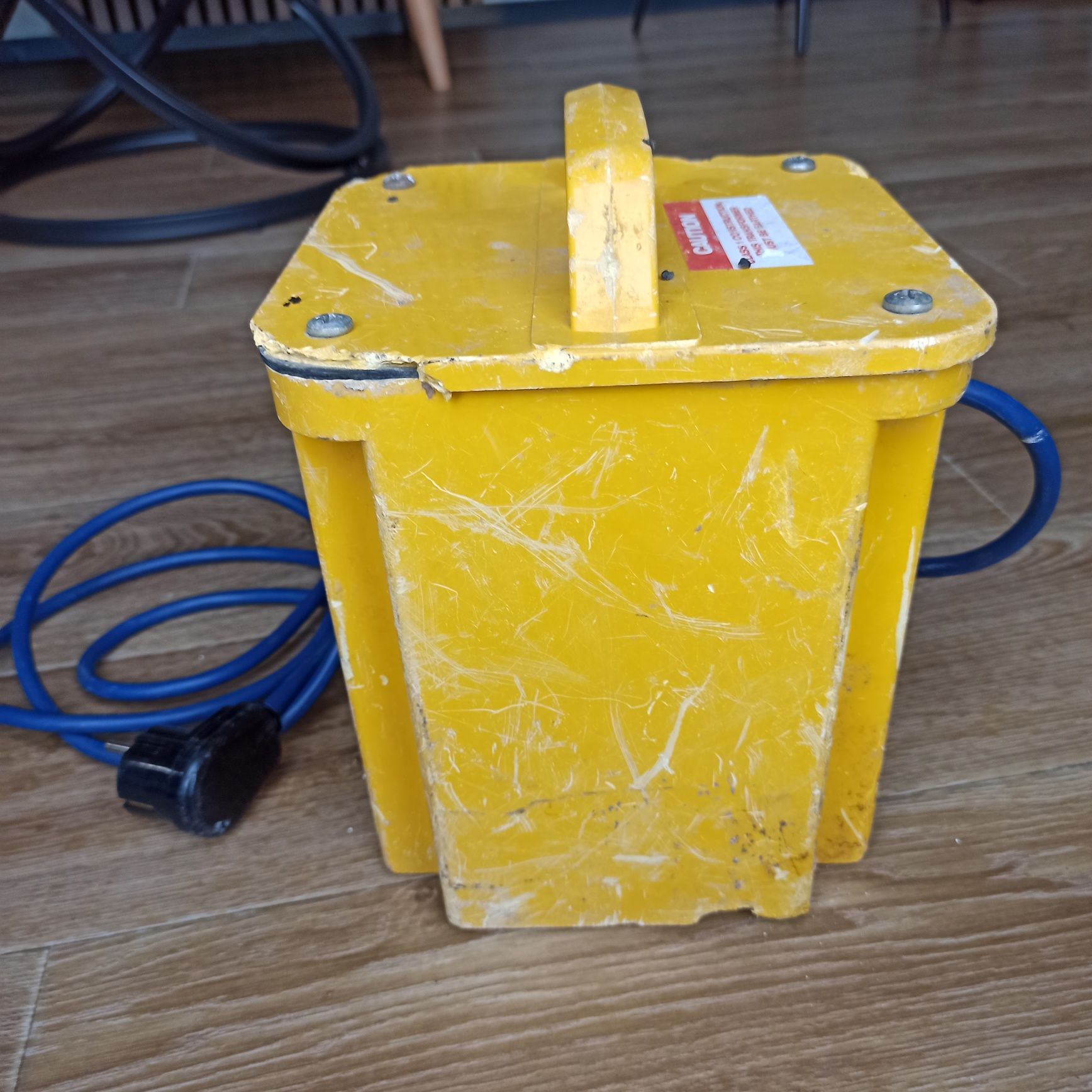 Transformator 3,3kVA 110V do elektronarzędzi na 110V Defender