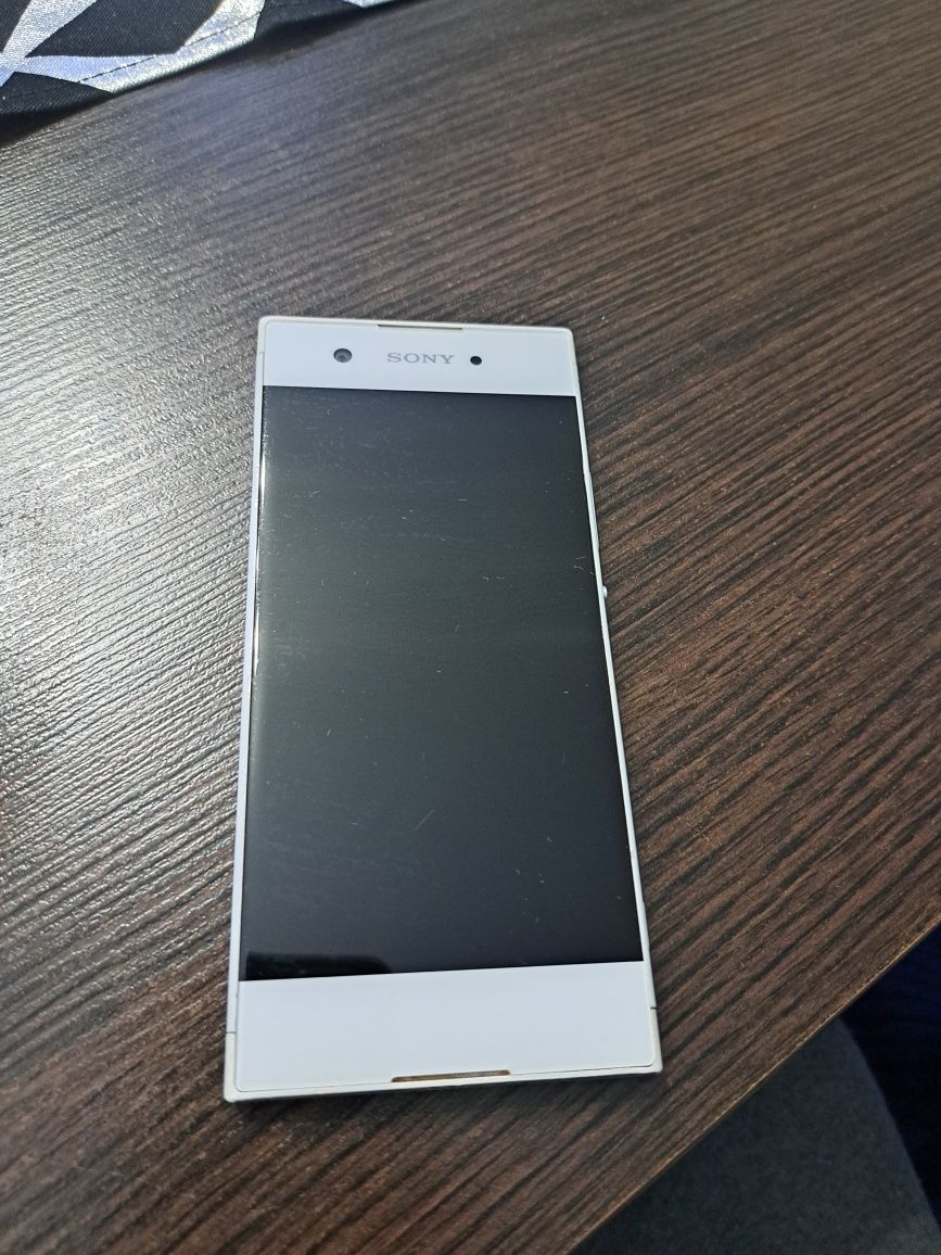 Smartfon Sony Xperia XA1 - Zestaw.