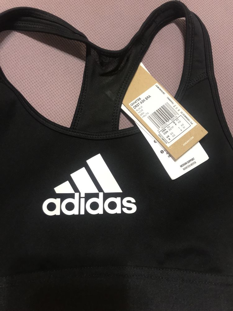 Спортивний топ Adidas XS