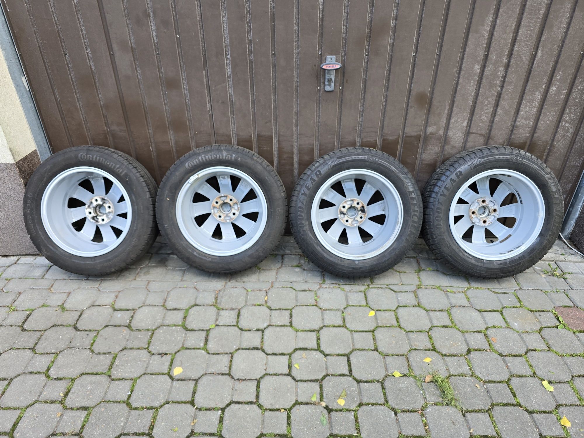Felgi z oponami 185/65R15 Opel Corsa E D 4x100 Astra H Meriva Combo