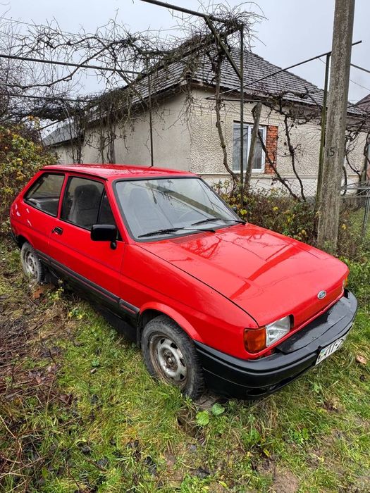 Форд фієста 1.3 на ходу