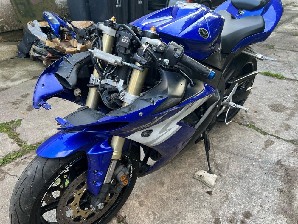 Yamaha r1 rn12 2004 uszkodzona