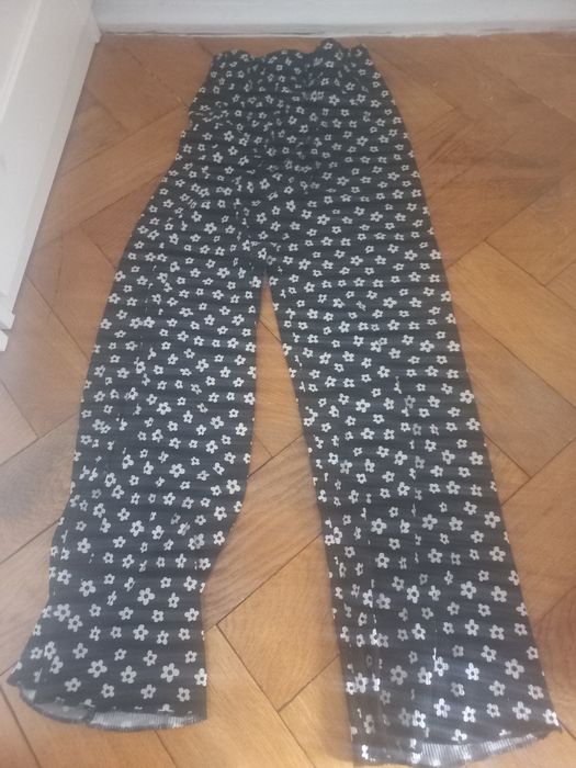 Spodnie dziewczęce dzwony rozmiar 134