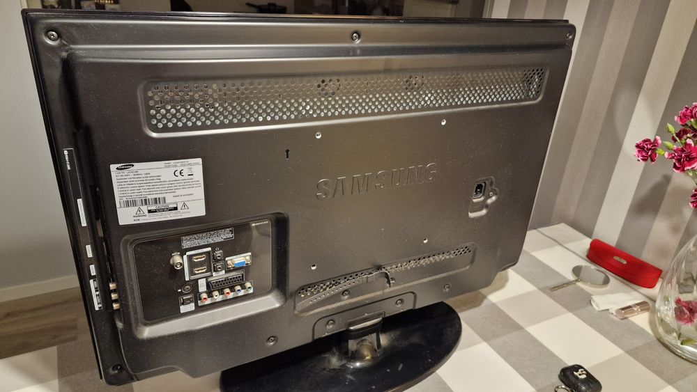 Telewizor Samsung LE32C450 32", bardzo dobry stan HD HDMI