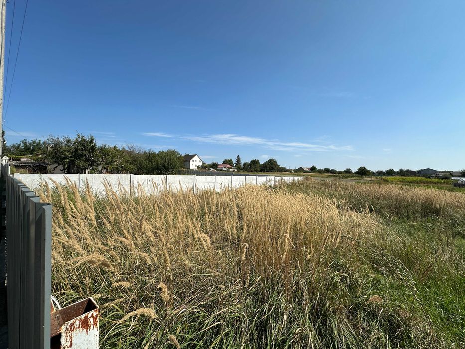 Престижна ділянка — всього 11 км від Києва! Світло, газ, асфальт!