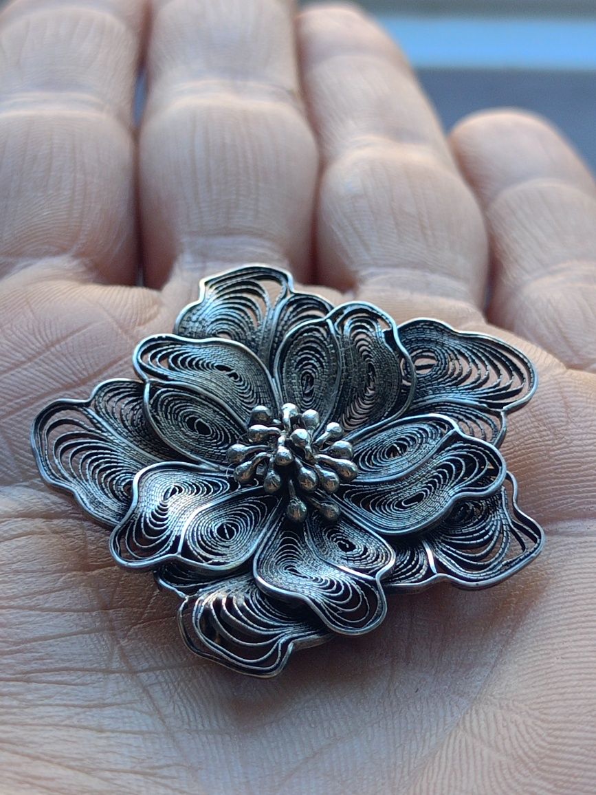 Broszka Imago Artis srebrna kwiat