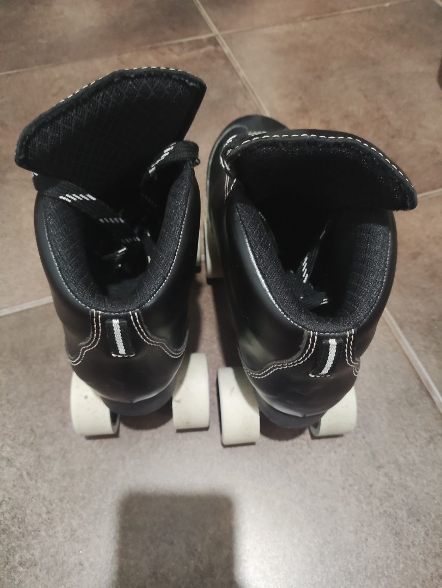 Patins TVD com pouco uso- número 42