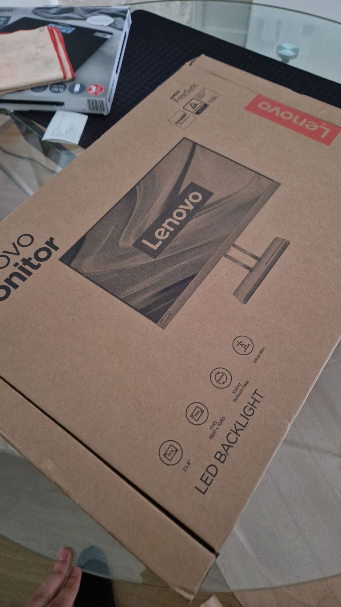 Monitor Lenovo L24E