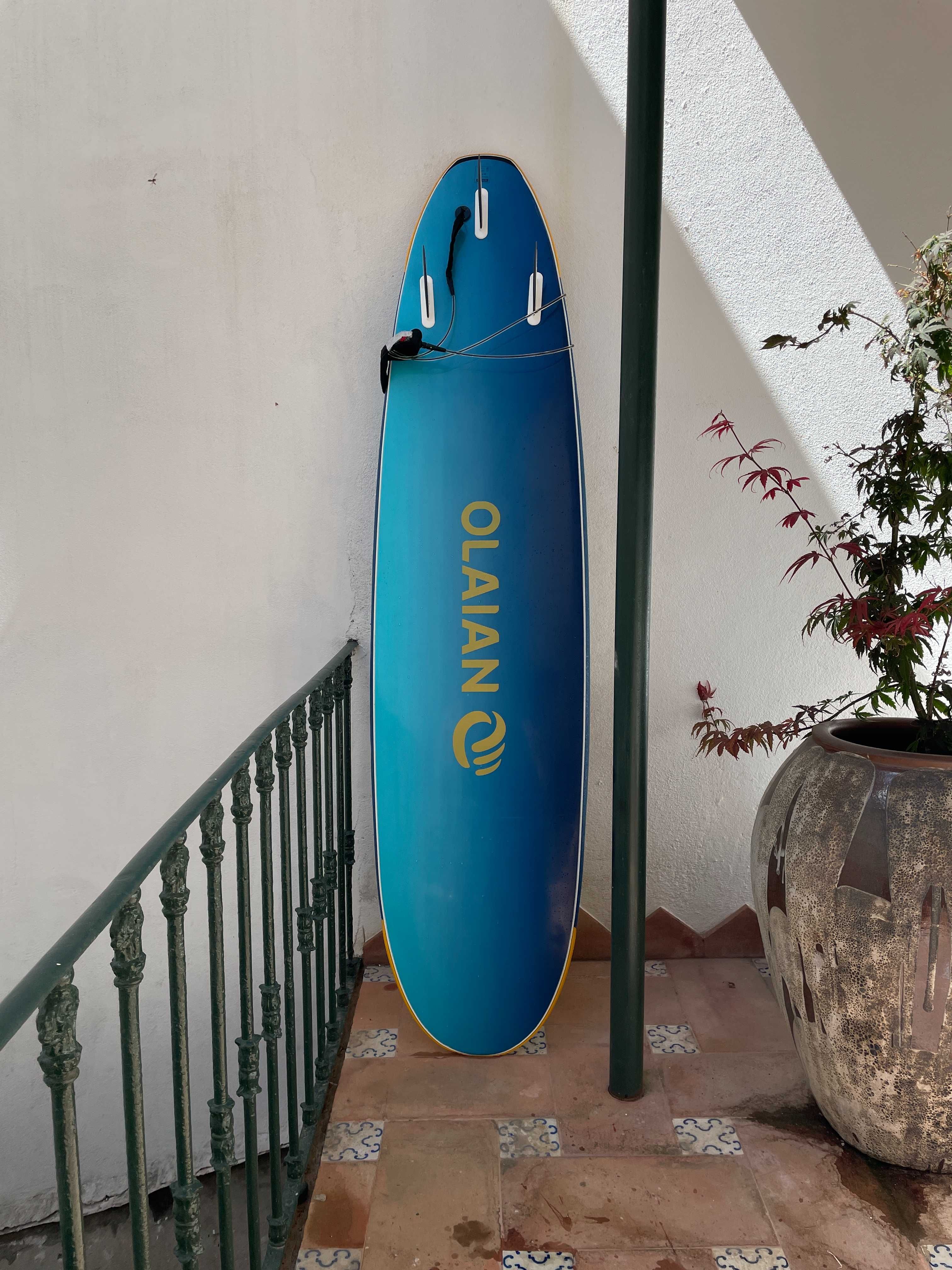 Blue Decathlon 8 QUOTE2 80 l 500 Foam Surfboard and transport bag