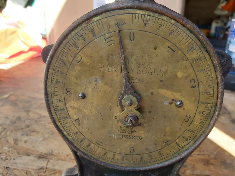 Zabytkowa waga kuchenna
