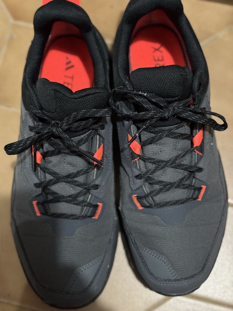 Adidas terrex AX4