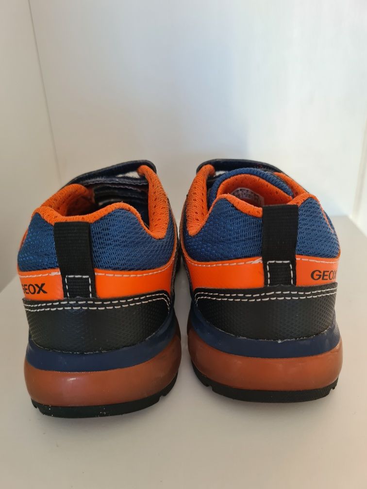 Geox świecące buty dla chłopca z tygrysem rozmiar 29