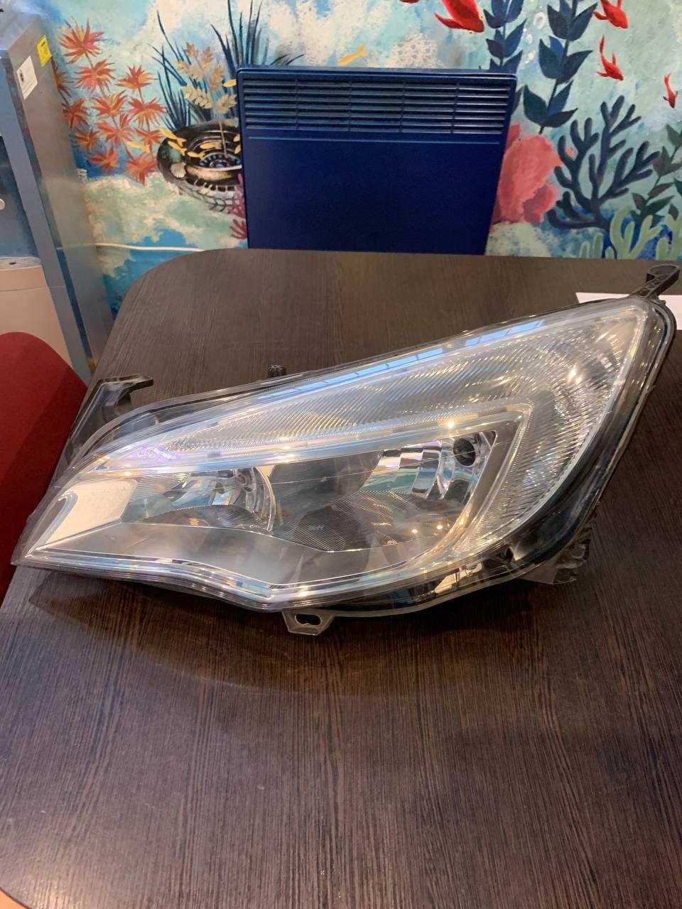 Фара левая передняя Opel astra jiv 2009-2012. 13253646