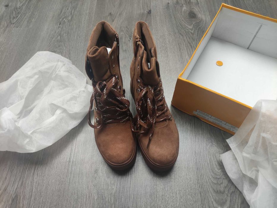 Brązowe camel botki buty nad kostkę koturn 37
