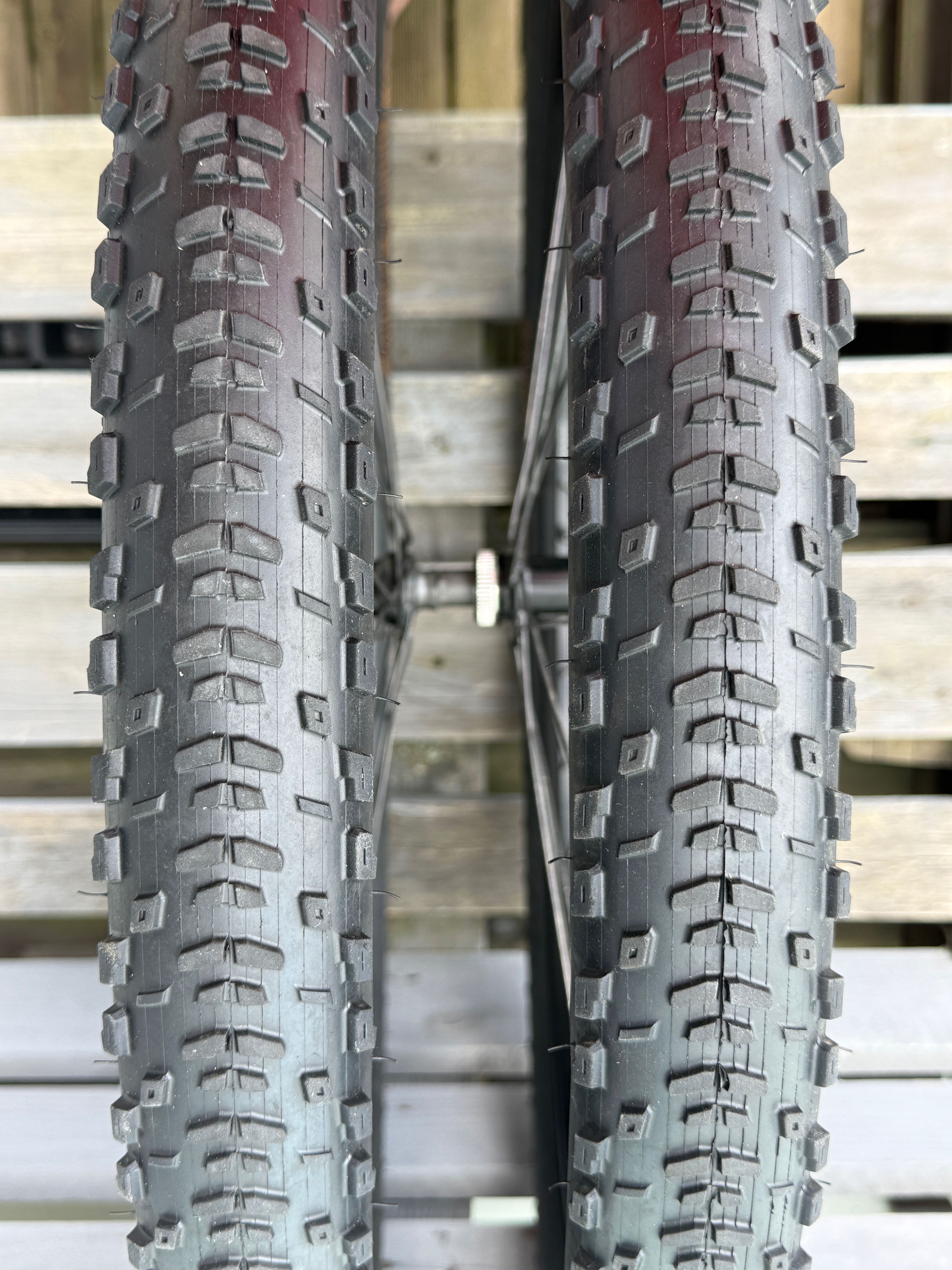 Bontrager Kovee 25 komplet kół MTB 29" + opony