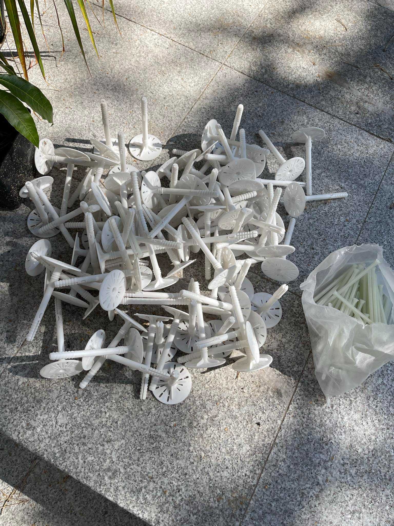 Kołki do styropianu wełny 10x120 plastikowy trzpień 89szt.