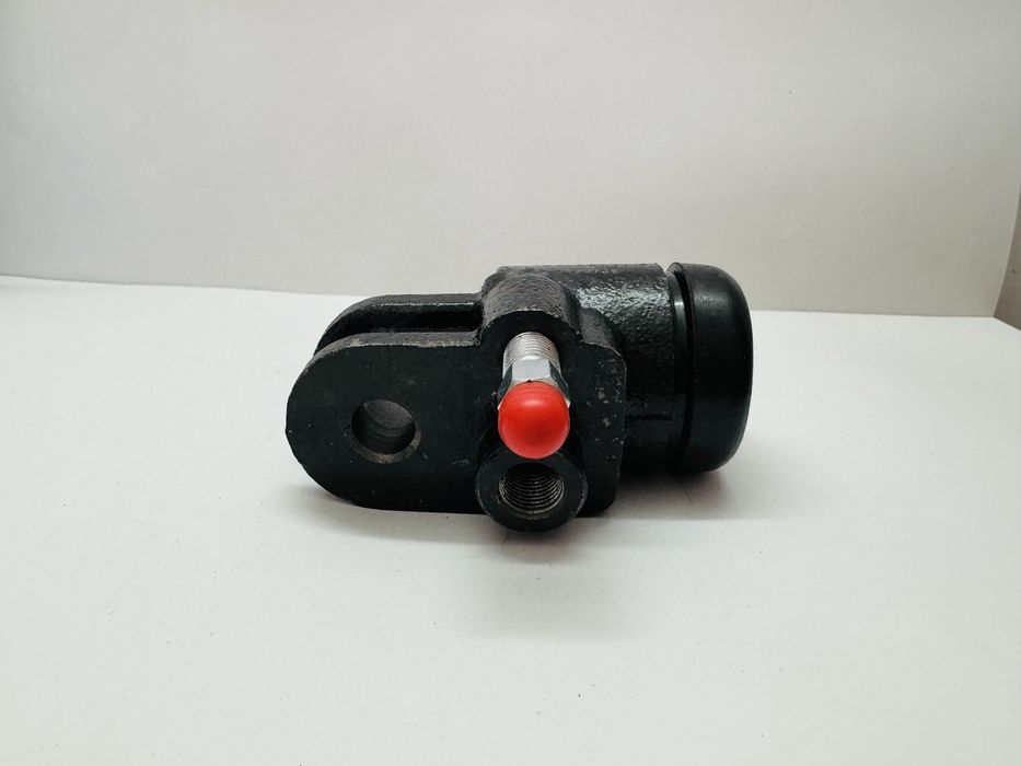 Cylinderek hamulcowy UAZ 469/452 NOWY przód