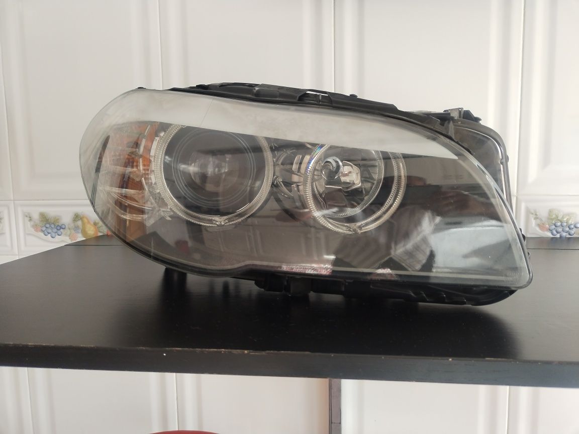 Farol BMW 520d f11