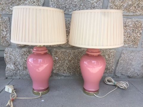 Conjunto de 2 candeeiros clássicos em vidro, rosa e dourado
