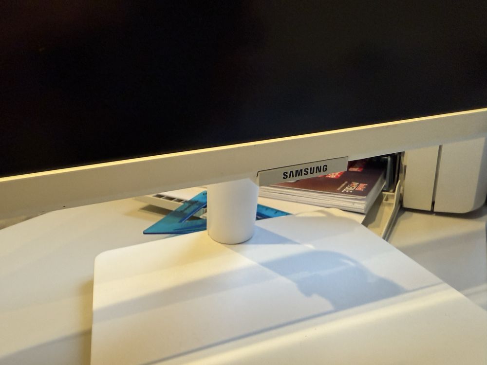 Monitor Samsung M5 27” Smart Monitor
