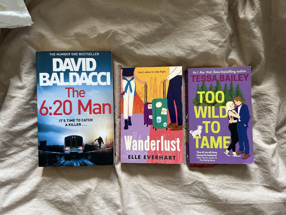 Книжки англійською та українською