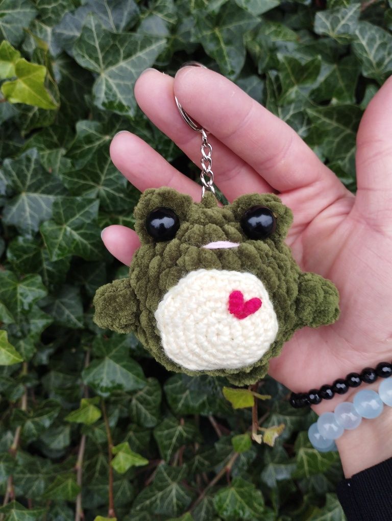 Brelok Żabka, keyring frog, maskotka Żabka, Pluszowa Żabka na szydełku