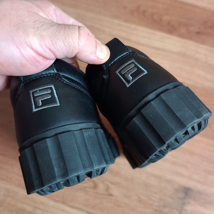 Оригінальні Fila р37.5 довжина устілки по факту  24см
ціна 699грн