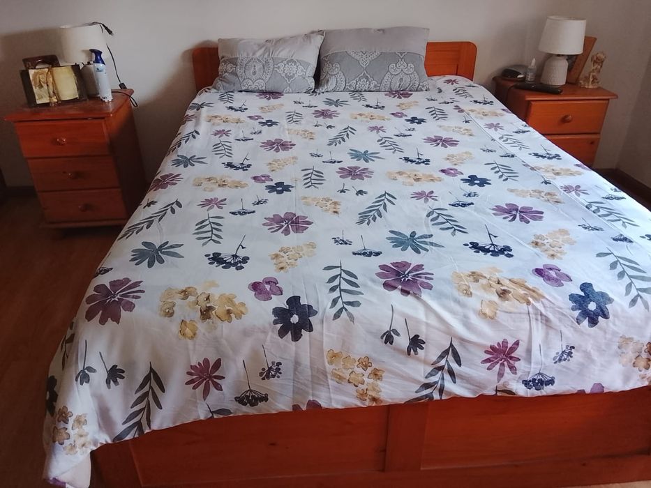 Mobília de quarto madeira maciça
