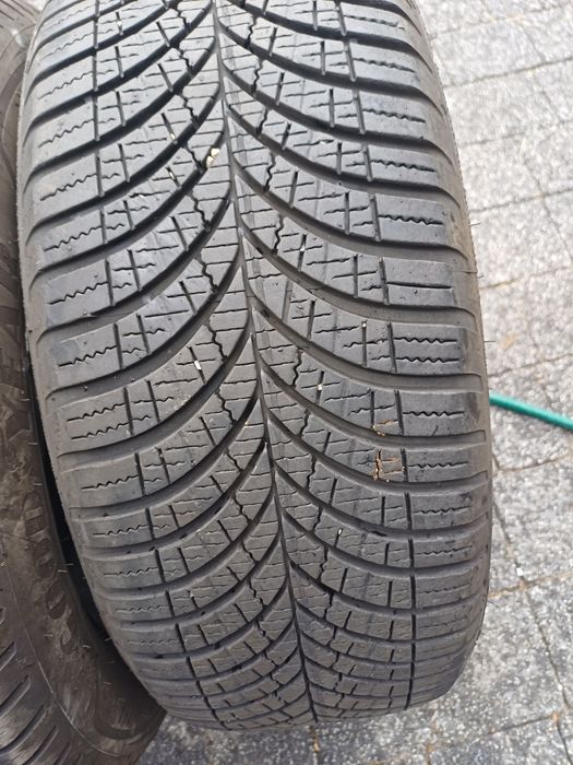 Koplet opon całorocznych goodyear 205/55/16