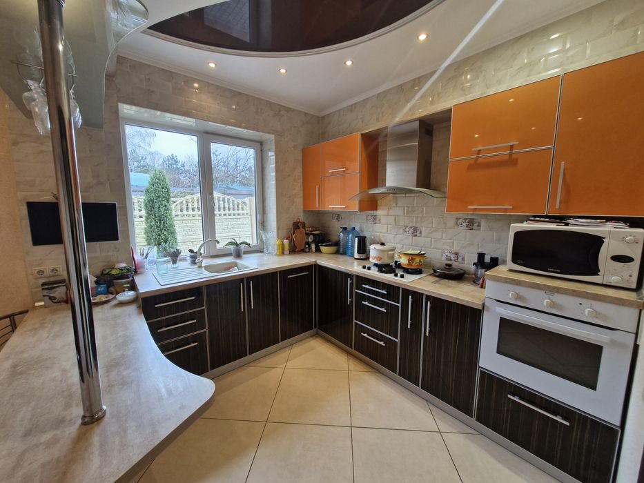 Продаж будинку. Мікрорайон Ювілейний. Заходь і живи!