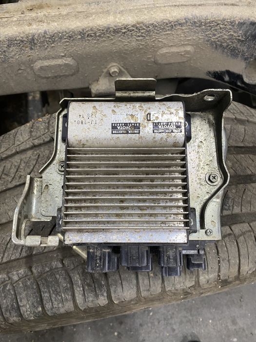 Блок управления форсунок land cruiser 200 300